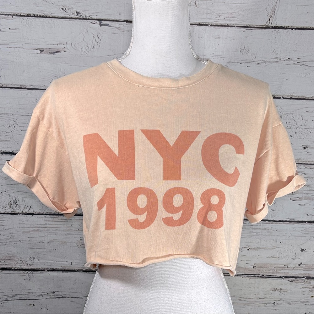FOREVER 21 Cropped NYC T-Shirt Peach-Medium
